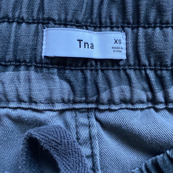 aritzia TNA camo pants - Picture 9 of 9